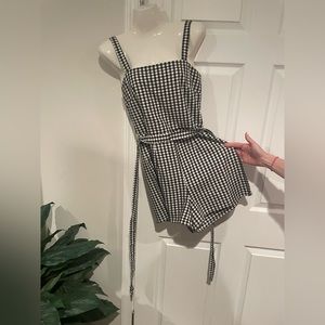 NWT Francesca’s Small black and white checkered jumper